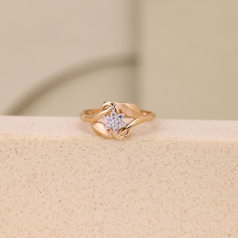 Calyverra Petal Link Ring 18KT