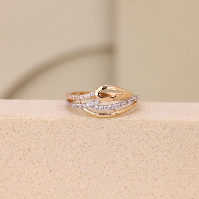 Cirellora Flow Arc Ring 18KT