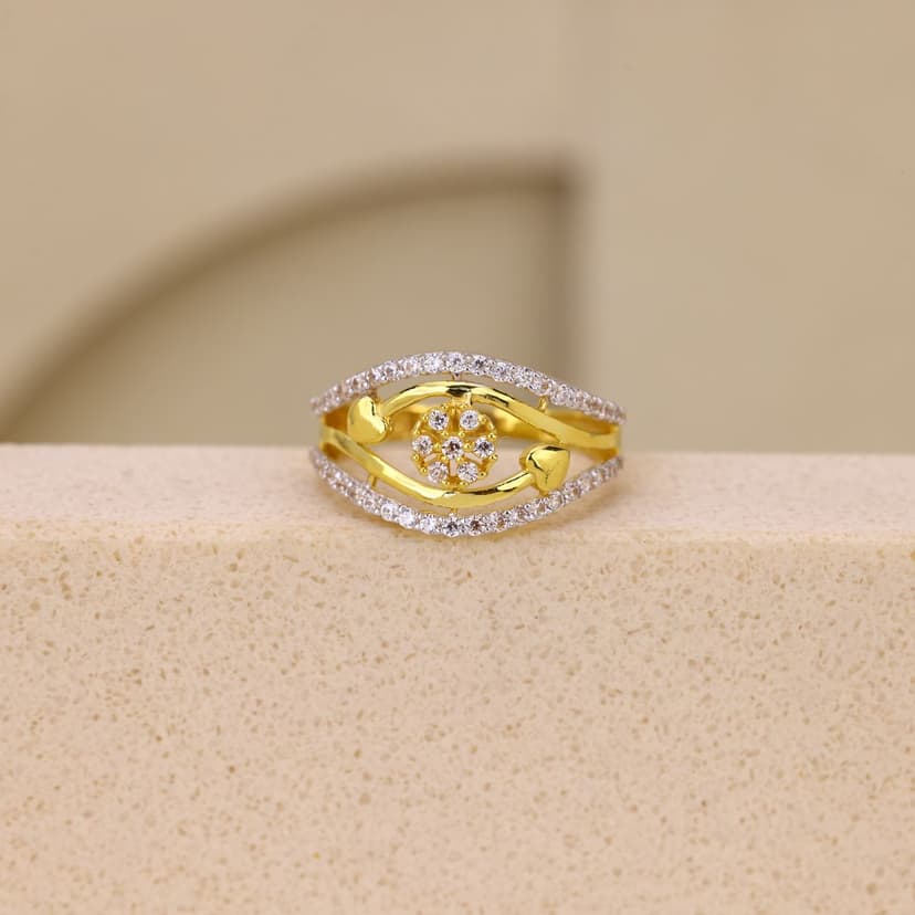 Vezarielle Heart Crest Ring 22KT