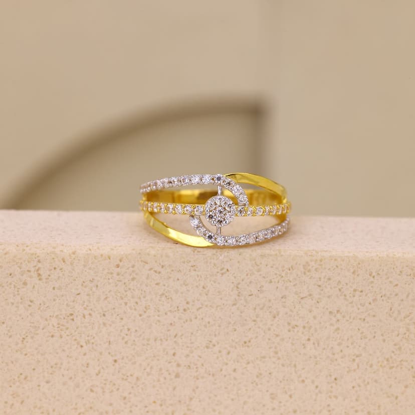 Orvesselle Bloom Arc Ring 22KT