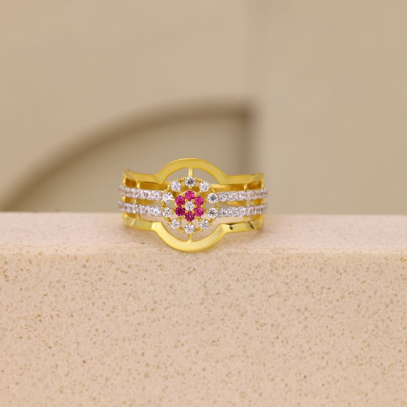 Vezalune Rosé Crest Ring 22KT