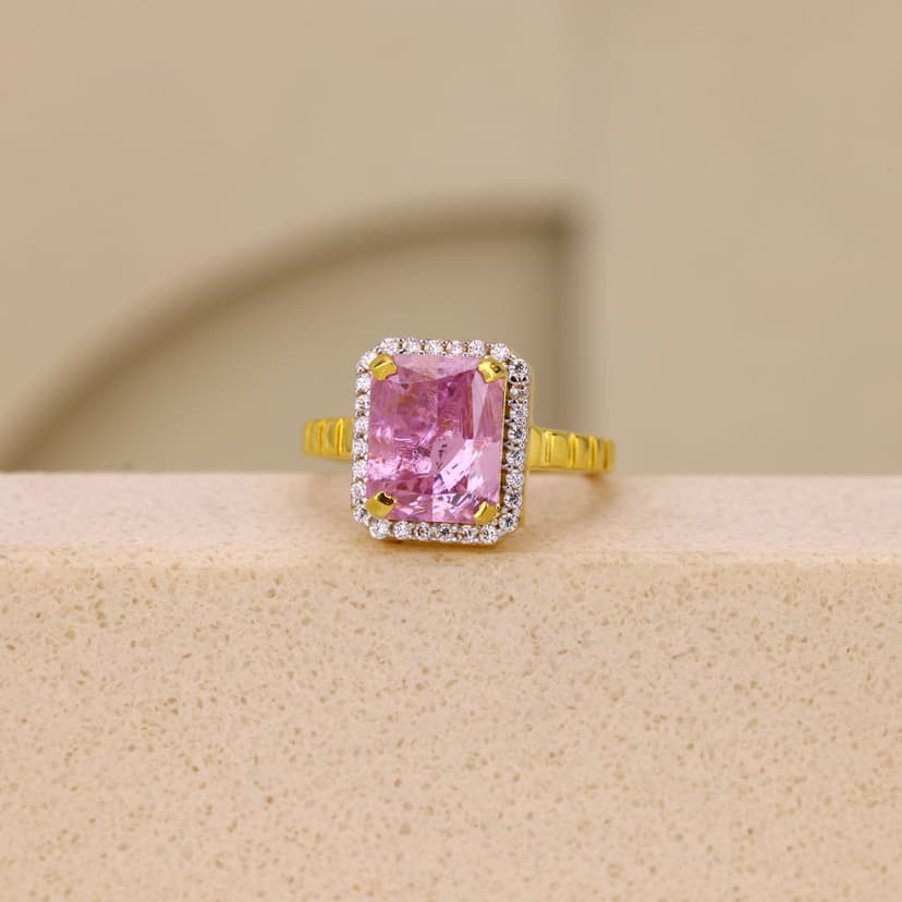 Qavrelle Blushframe Ring 22KT