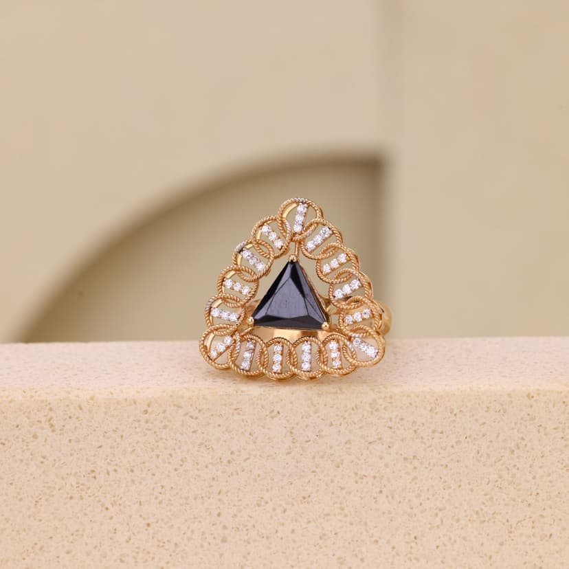 Norevienne Triarc Ring 18KT