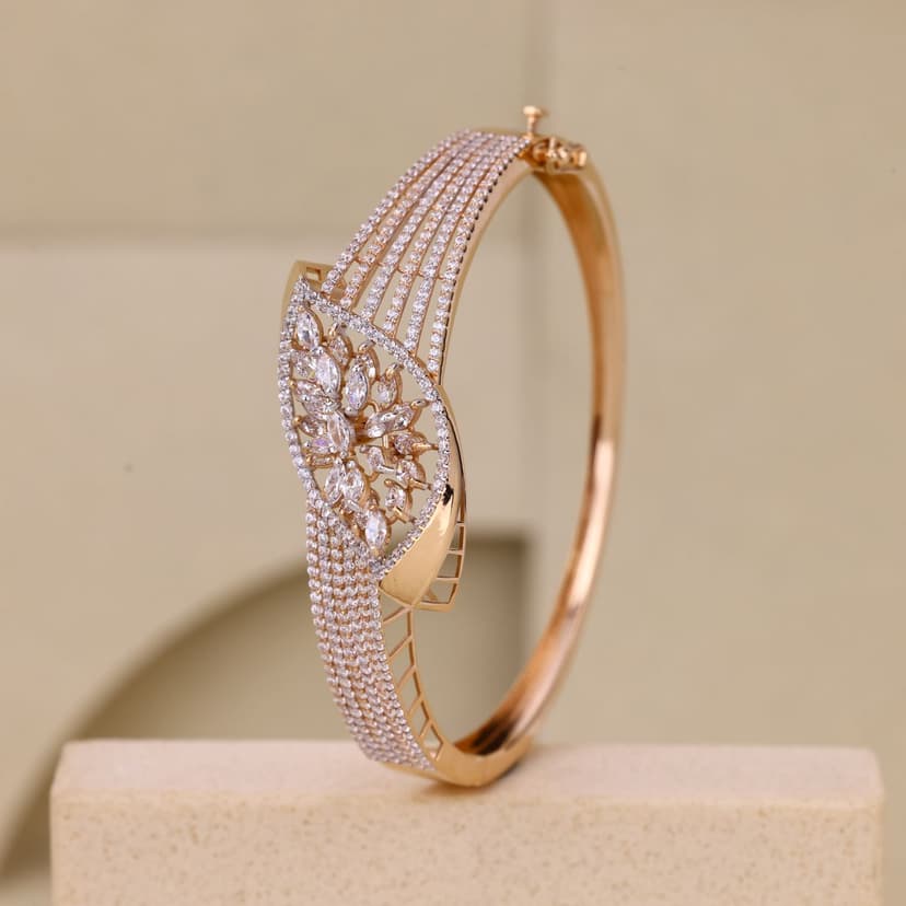 Ravionelle Floravane Kada 18KT
