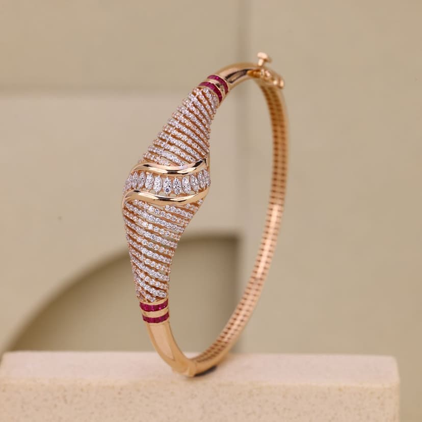 Zarelline Sculptiva Kada 18KT