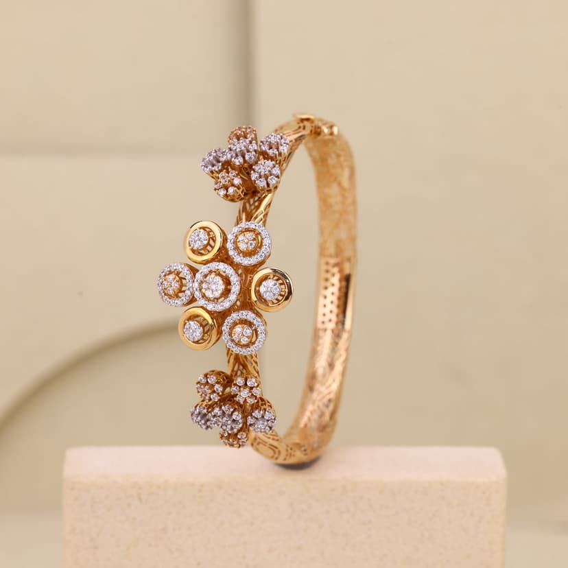 Rosanova Halo Bloom Kada 18KT