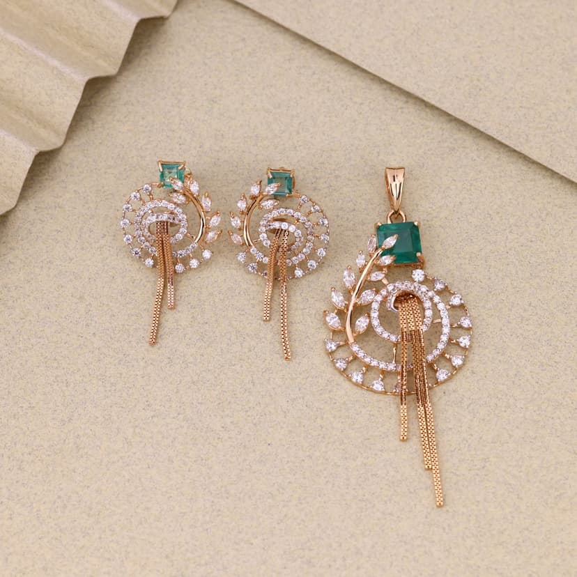 Calivora Emerald Pendant Set 18KT