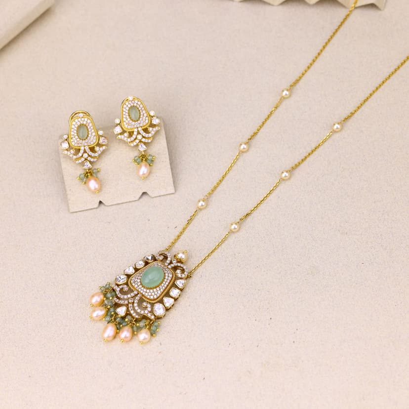 Montavielle Victorian Chain Set 18KT