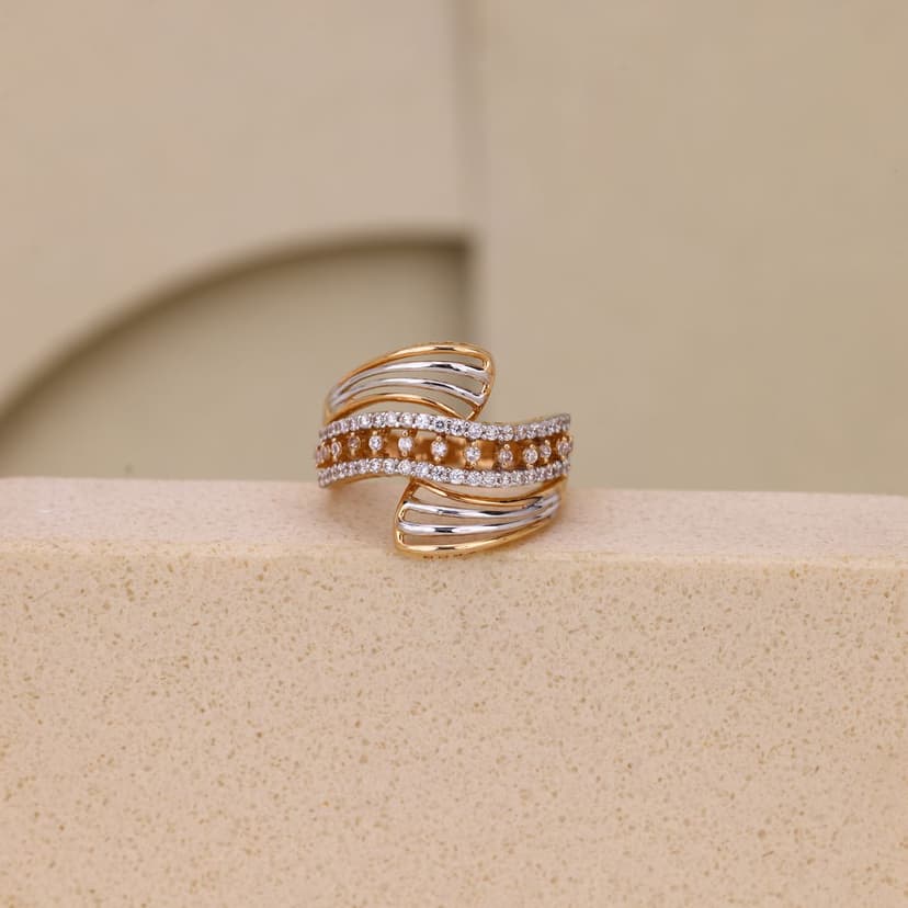 Veléssia Crossover Ring 18KT
