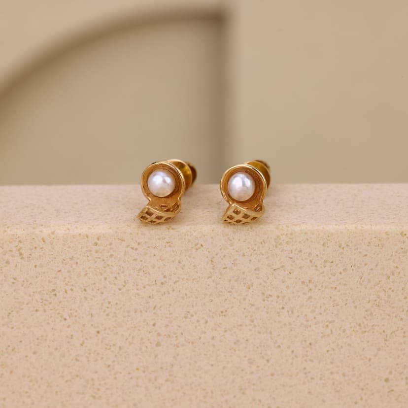 Cyrelle Pearl Earrings 18KT