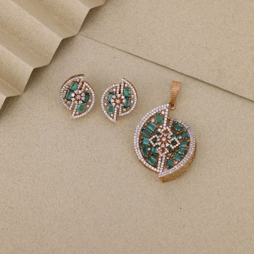 Velmerya Orbit Pendant Set 18KT