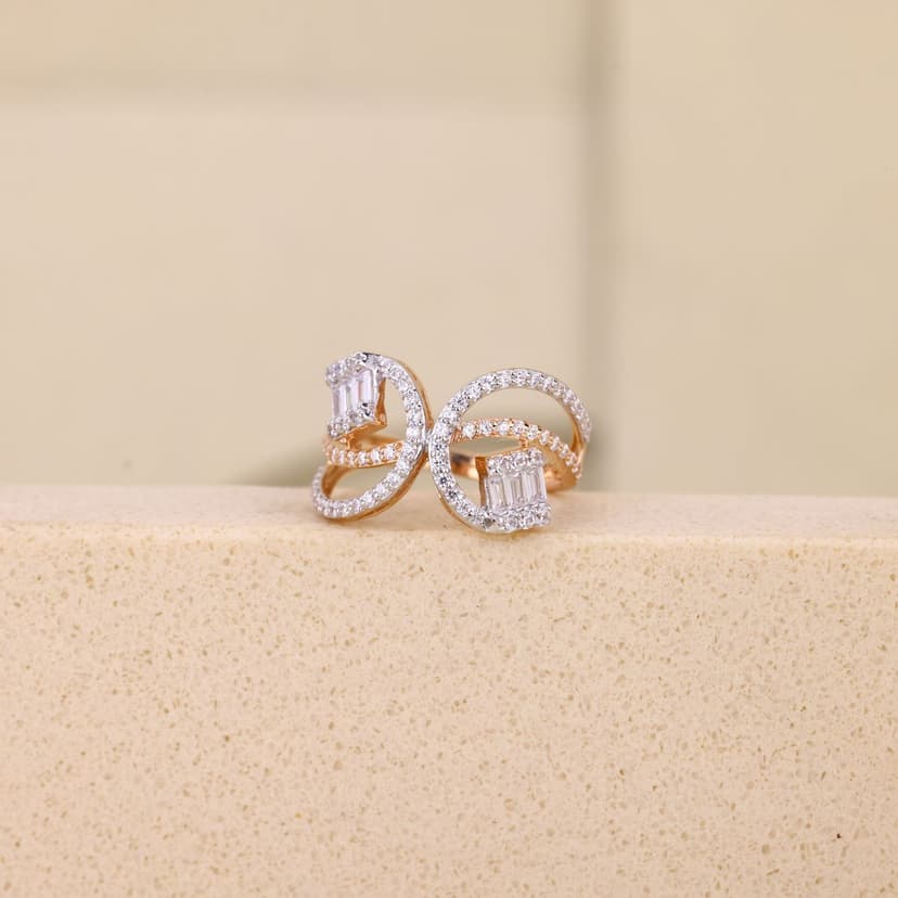 Tessavyn Loop Ring 18KT