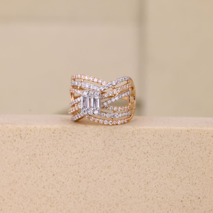 Lorenthia Wave Ring 18KT