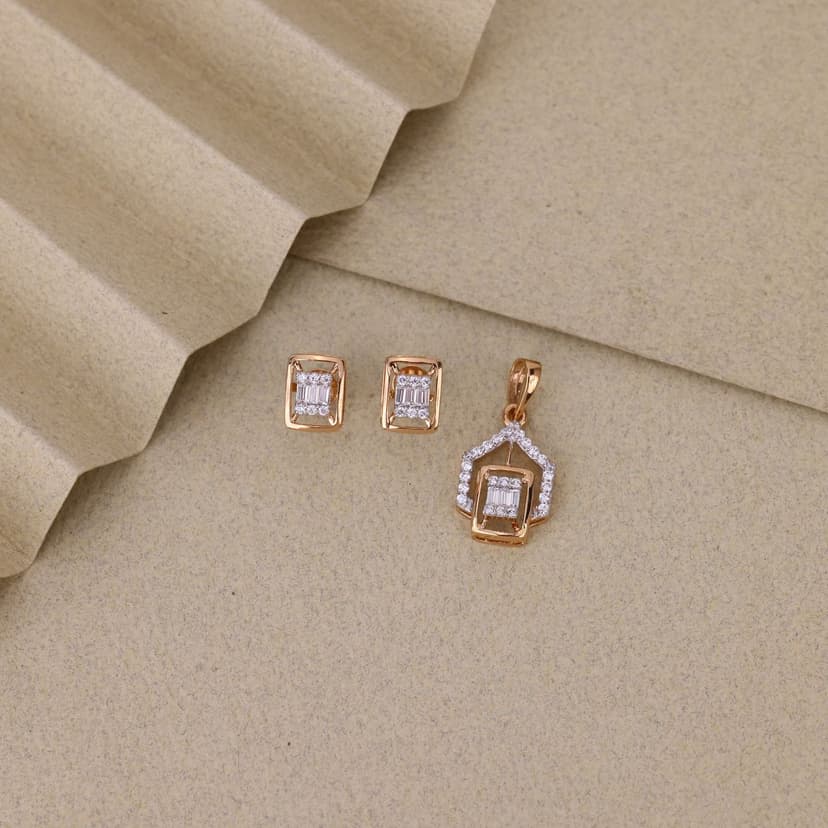 Avensera Pentaform Pendant Set 18KT