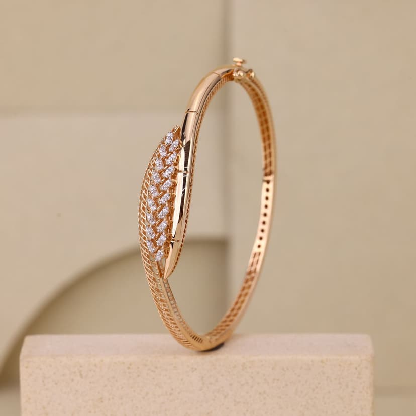 Orelmora Luminleaf Kada 18KT
