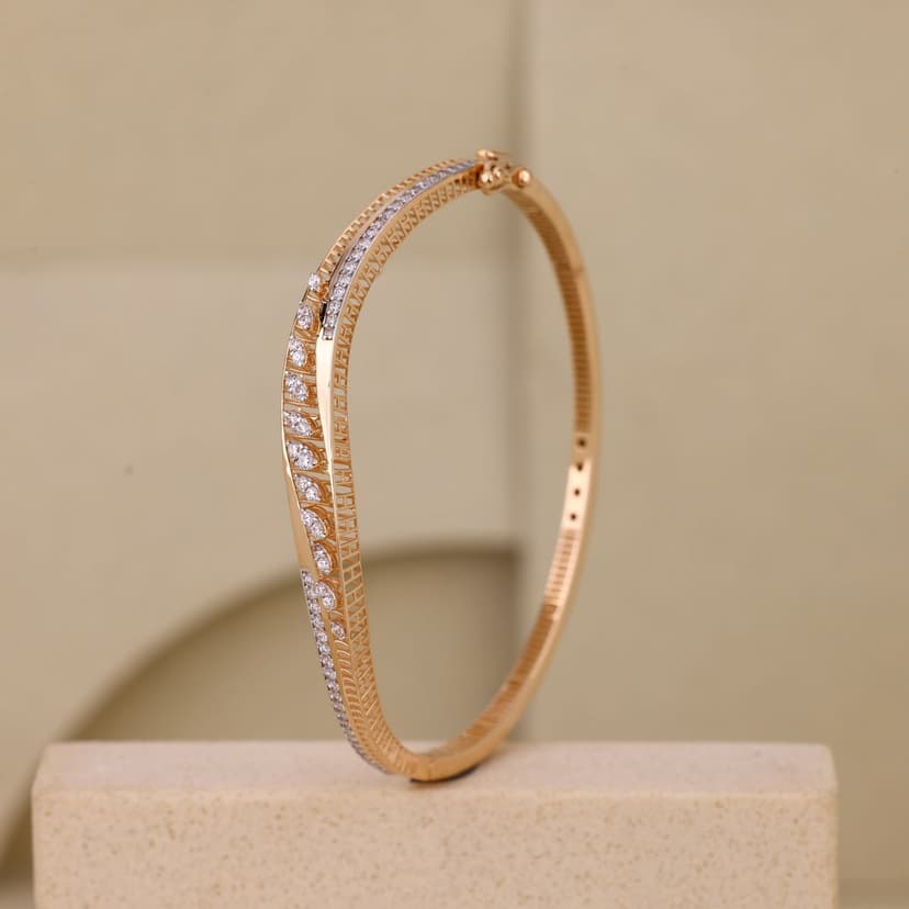 Carmovelle Gleamleaf Kada 18KT