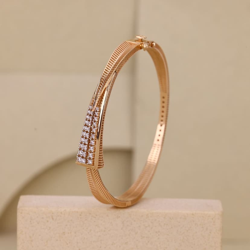 Ormelienne Gleamrail Kada 18KT