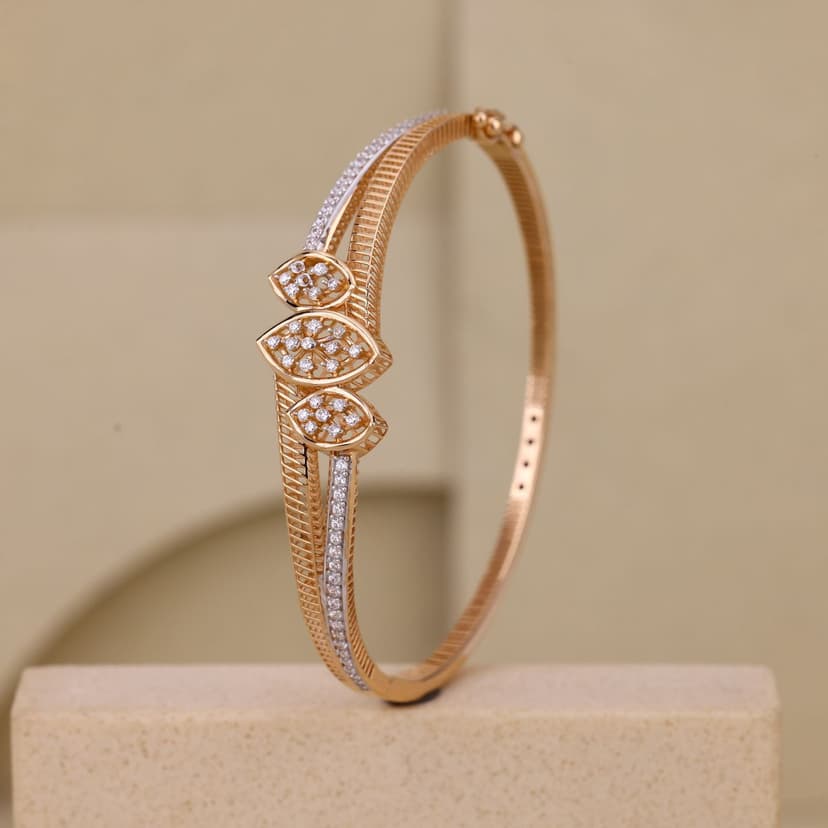 Tavessora Trigleam Kada 18KT