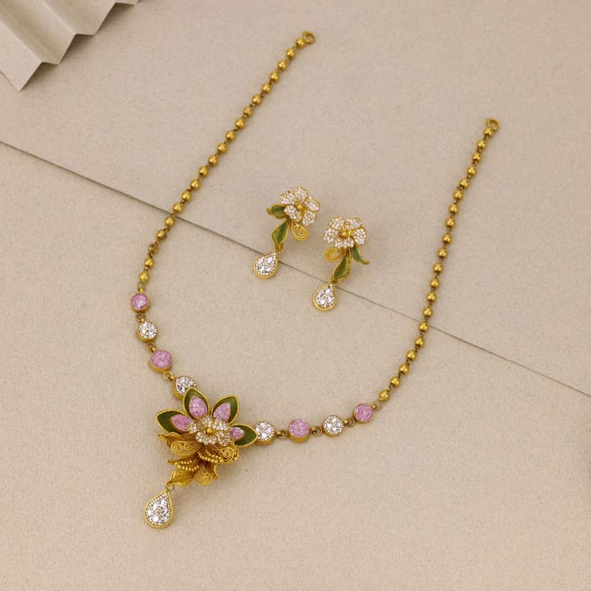 Pravellia Antique Chain Necklace 22KT