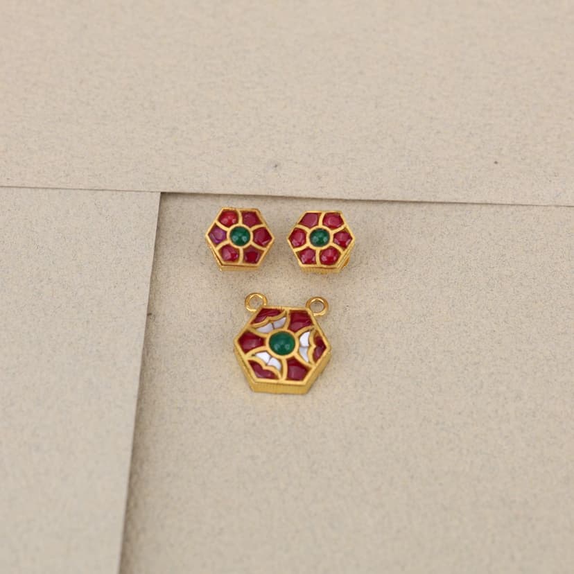 Varnetra Antique MS Pendent Set 22KT